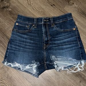 Levi high rise shorts
